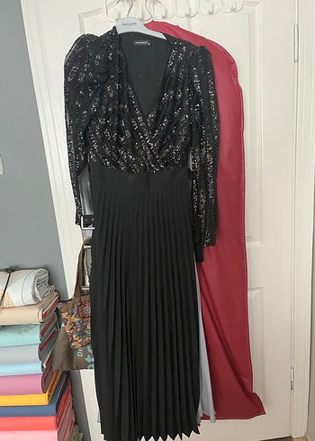 Yves Saint Laurent 38