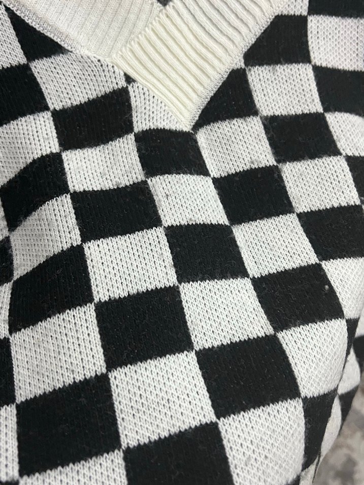 Ekose Desenli V Yaka Kadın Triko Süveter - Görsel 3