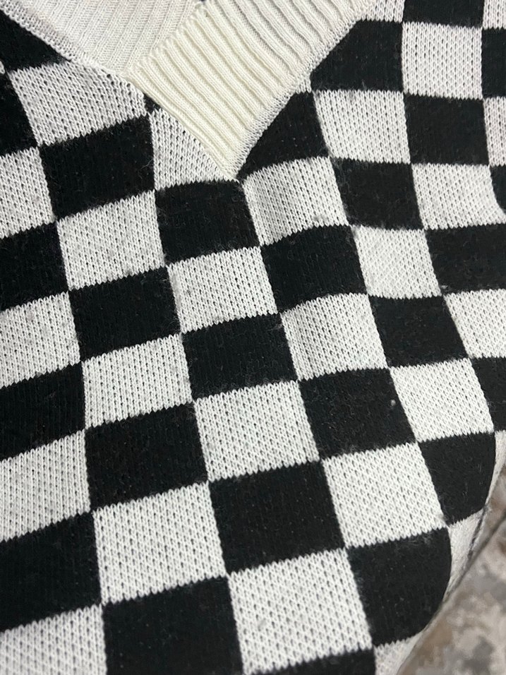 Ekose Desenli V Yaka Kadın Triko Süveter - Görsel 5