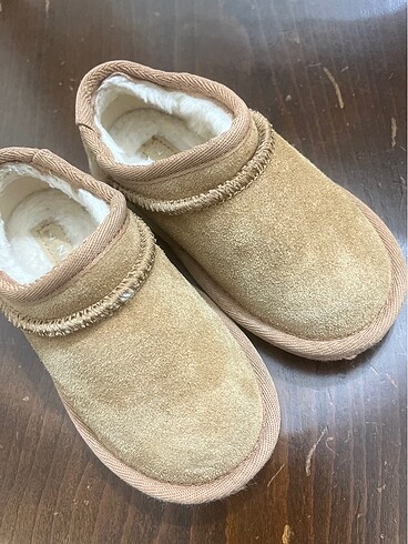 Next NeXT marka Ugg