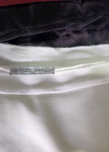 Beyaz Düğmeli V Yaka Hamile Tişörtü - Görsel 3