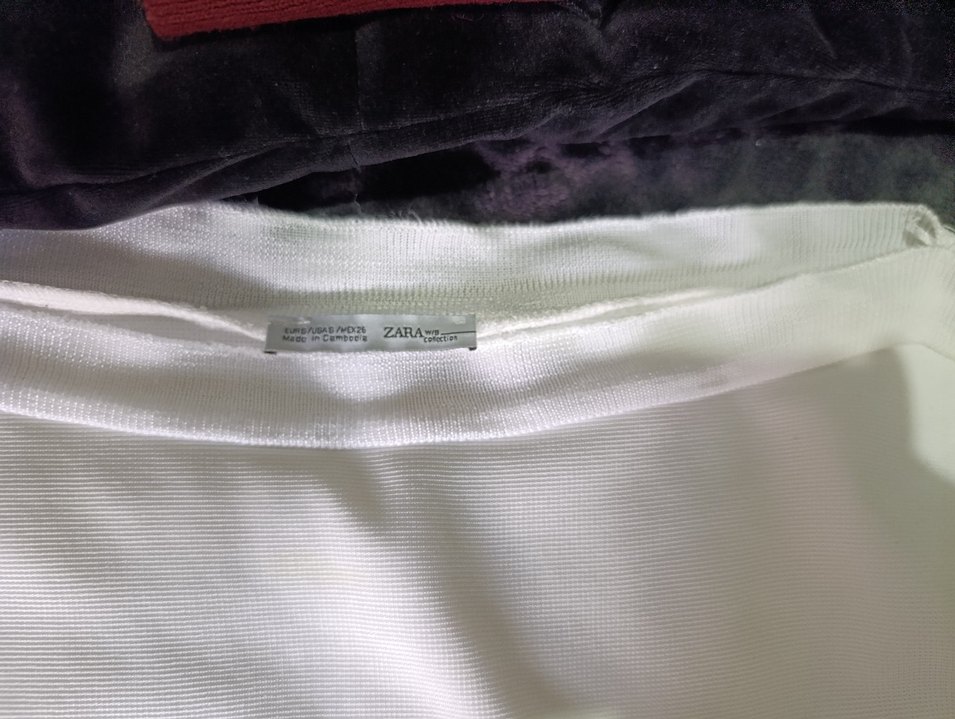 Beyaz Düğmeli V Yaka Hamile Tişörtü - Görsel 3