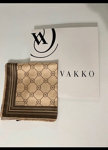 Vakko eşarp