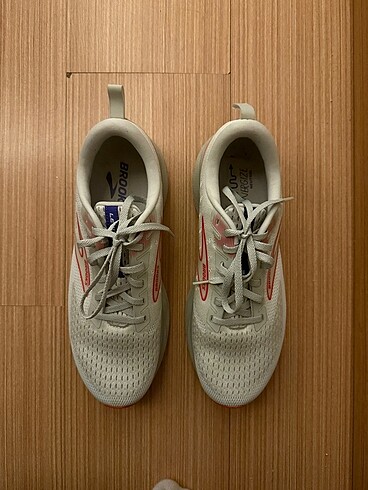 43 Beden gri Renk brooks levitate 6