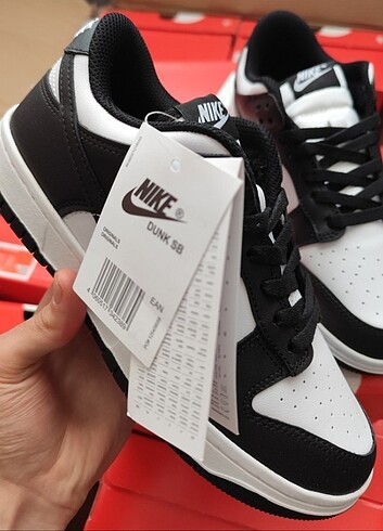 Nike dunk panda 