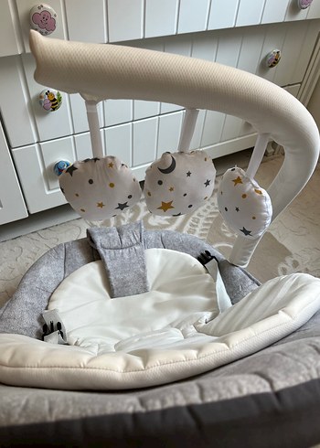 BabyCorner Gri ve Beyaz Bebek Ana Kucağı