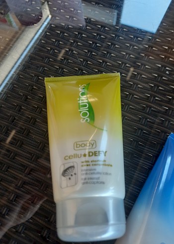 Avon Göğüs ve Kalça Sıkılaştırıcı Selülit Kremleri - Görsel 3