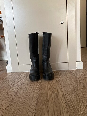 stradivarius model platform ABBA cizme