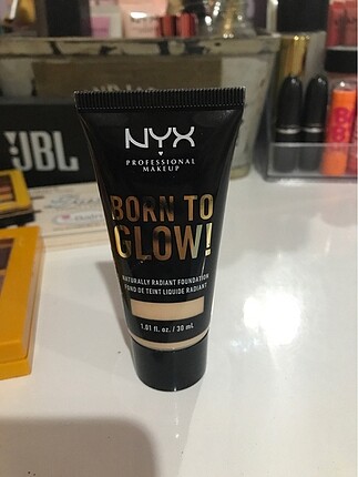 nyx born to glow