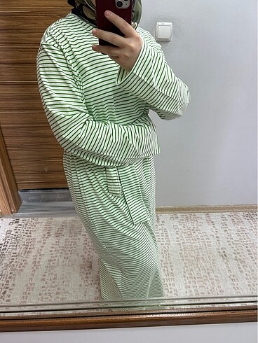 Çizgili Düz Penye Elbise - Görsel 4