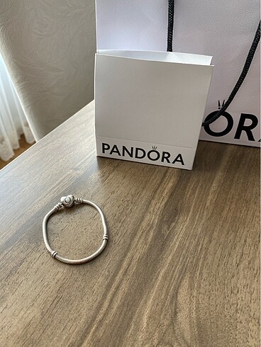 ACİL SATILIK PANDORA BİLEKLİK