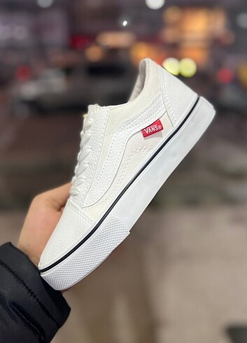  Vans 38