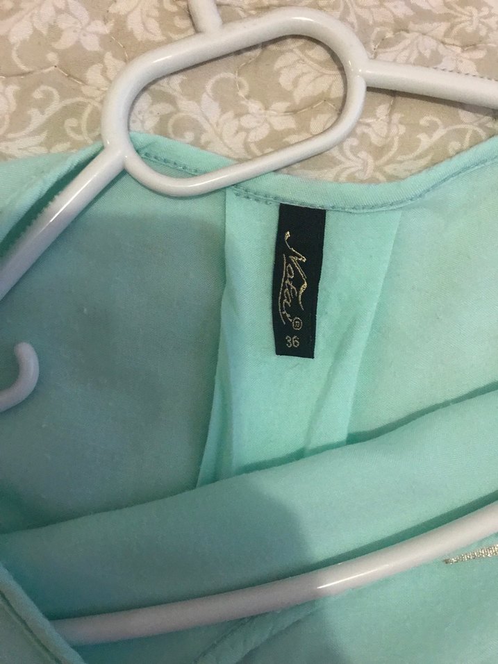 Turkuaz Dökümlü Kısa Kollu Kadın Bluz - Görsel 3