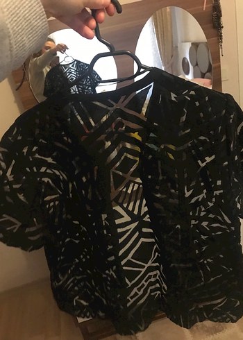 Dantel Detaylı Siyah Desenli Midi Ceket - Görsel 2