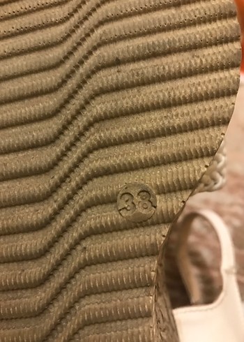 Beyaz Örgü Detaylı Dolgu Topuklu Kadın Ayakkabı - Görsel 3