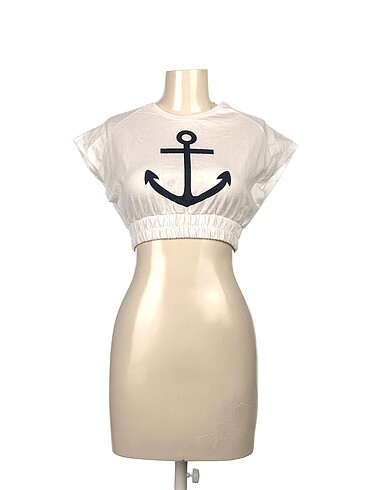 PreLoved T-shirt %70 İndirimli.
