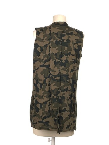 m Beden PreLoved Yelek %70 İndirimli.
