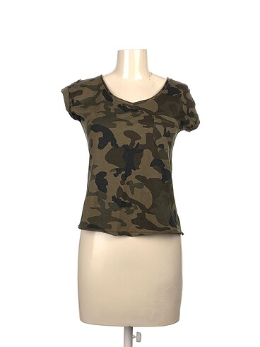 Addax T-shirt %70 İndirimli.