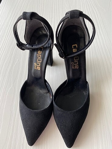 Siyah stiletto topuklu Ayakkabı