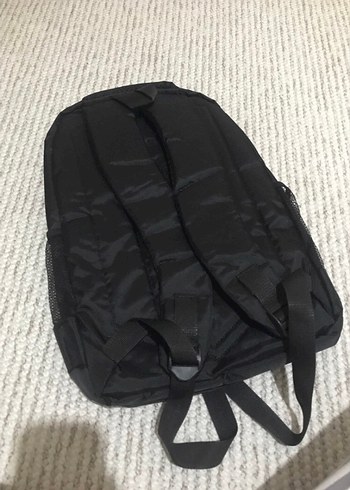 Siyah Fermuarlı Sırt Çantası - Görsel 3