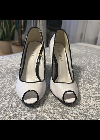 39 Beden Beyaz Süet Stiletto Yılan Desenli Kadın Ayakkabı