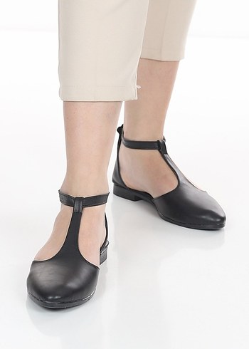 Diger Siyah Tokalı Stiletto Topuklu Kadın Babet