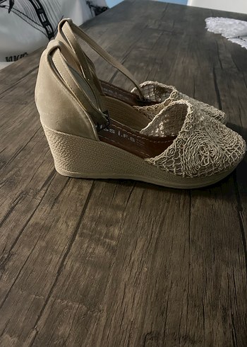 Bej Nakışlı Kadın Dolgu Topuk Sandalet - Görsel 3