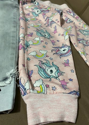 4 Yaş Beden Kız Çocuk Gri Nakışlı Denim Pantolon