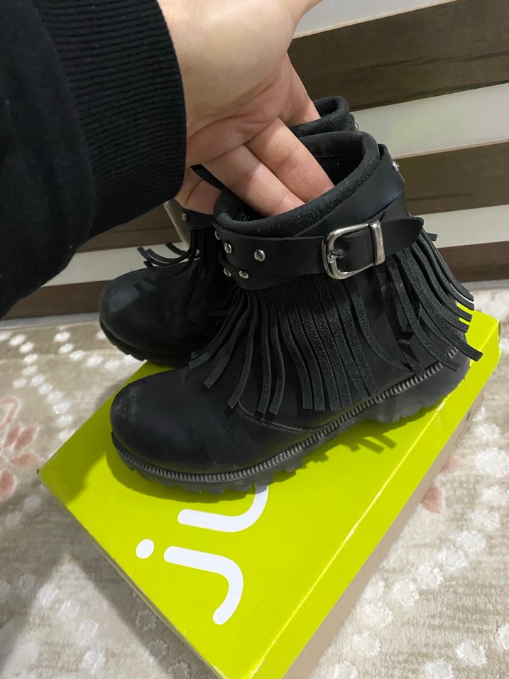 Tokalı Siyah Deri Püsküllü Topuklu Bot - Görsel 5