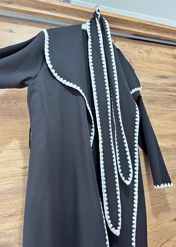 Püsküllü Siyah Nakışlı Kadın Uzun Kaban - Görsel 2