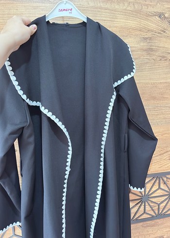 Püsküllü Siyah Nakışlı Kadın Uzun Kaban - Görsel 3