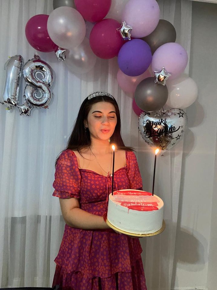 Pembe Fırfırlı V Yaka Mini Elbise - Görsel 2