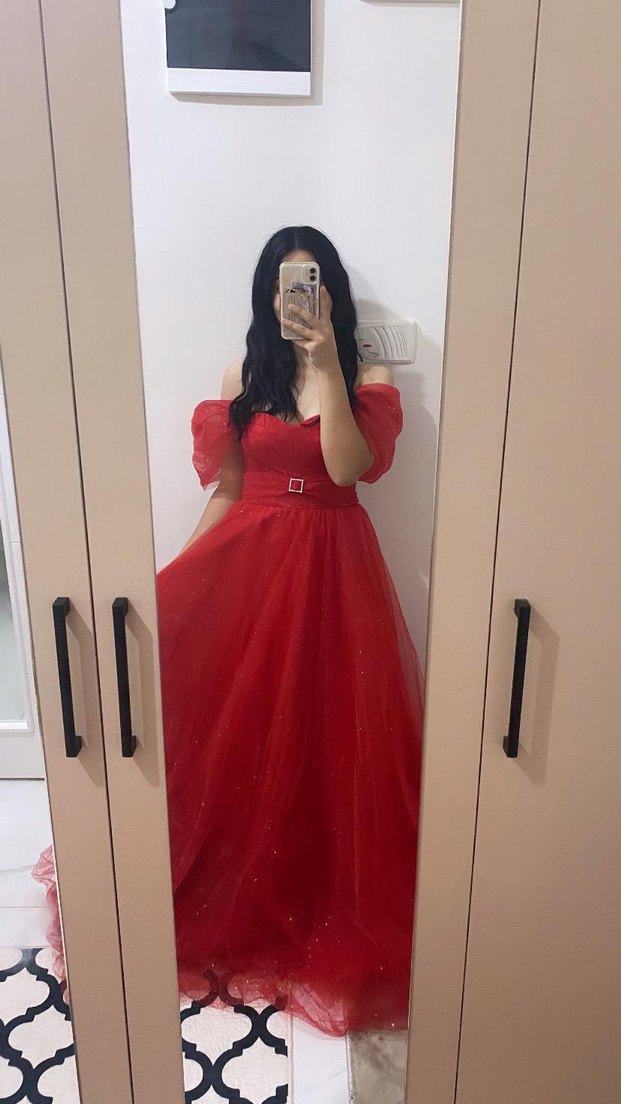 Kırmızı Parlak Kayışlı Uzun Abiye Elbise - Görsel 2