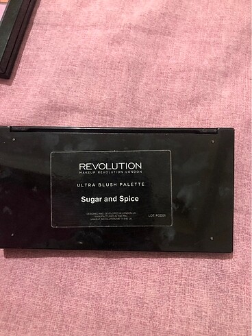  Beden revolution sugar and spice allık paleti