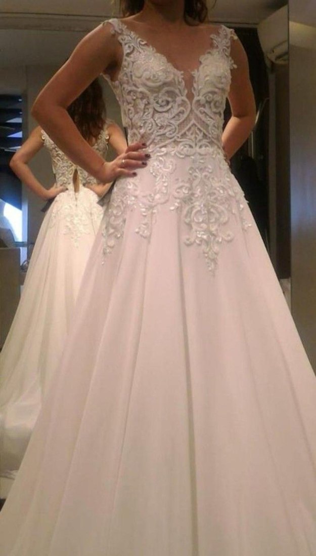 V Yakalı Beyaz A Kesim Gelinlik - Görsel 3