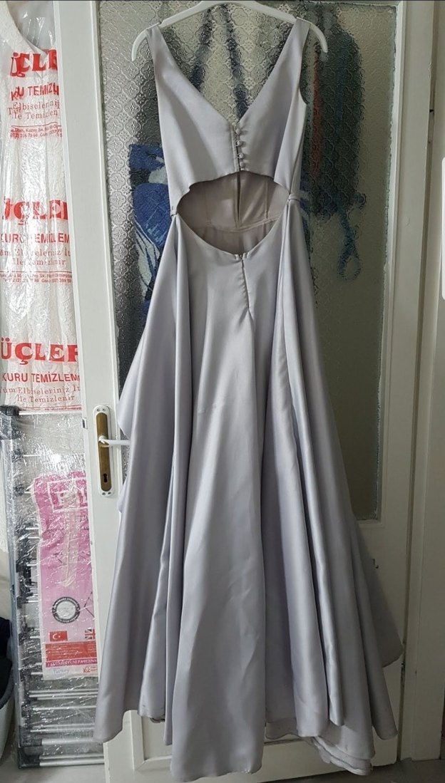 V Yaka Uzun Abiye Elbise - Görsel 3