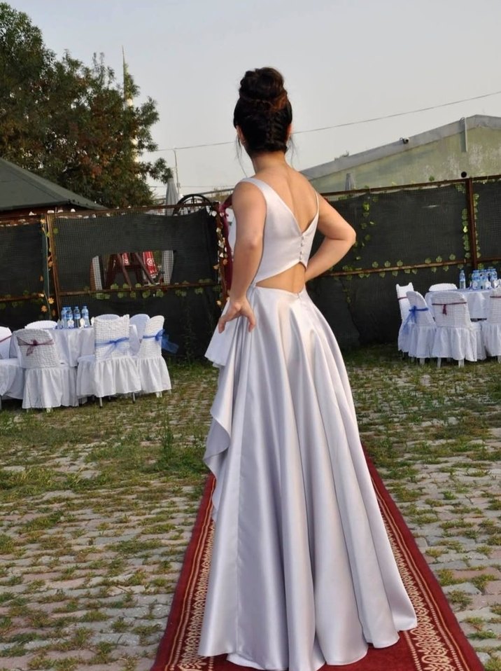 V Yaka Uzun Abiye Elbise - Görsel 2