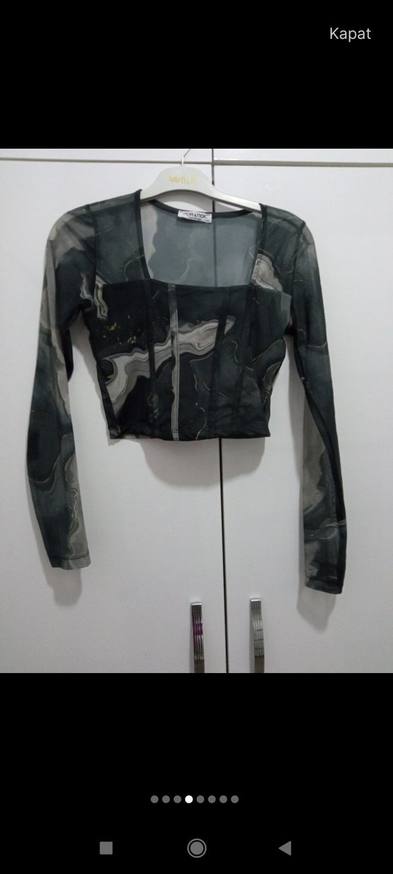 Siyah Dantel Detaylı Gotik Mini Bluz - Görsel 4