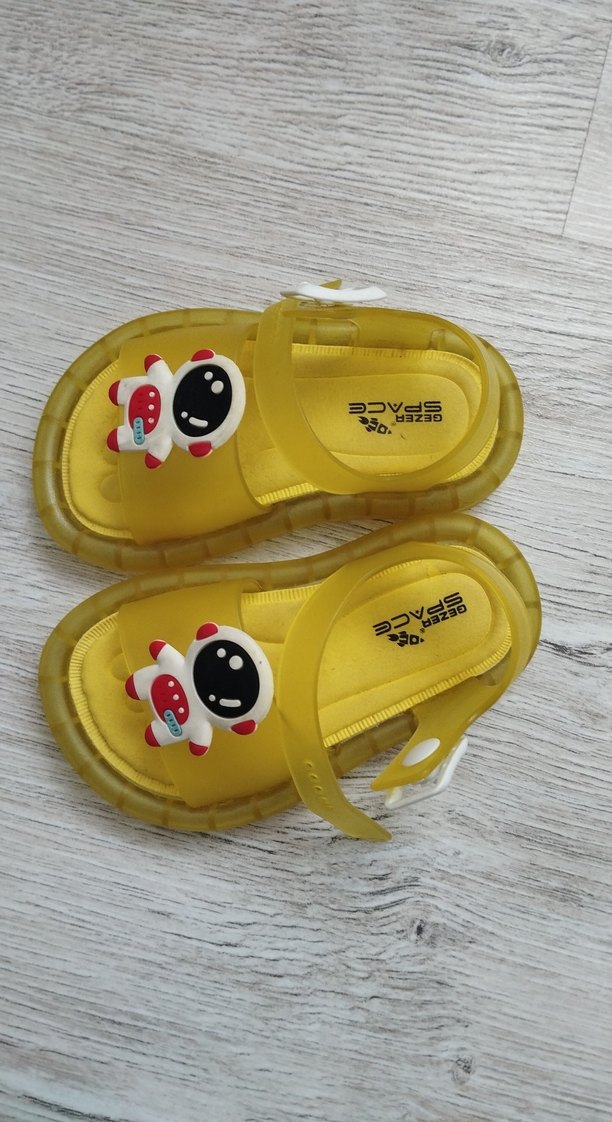 Sarı Astronot Figürlü Erkek Çocuk Sandalet - Görsel 2