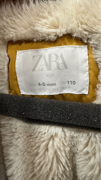 4 Yaş Beden turuncu Renk ZARA 4/5 YAŞ KAR MONTU