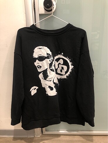 Pale Wear Punker in Pale Sweatshirt