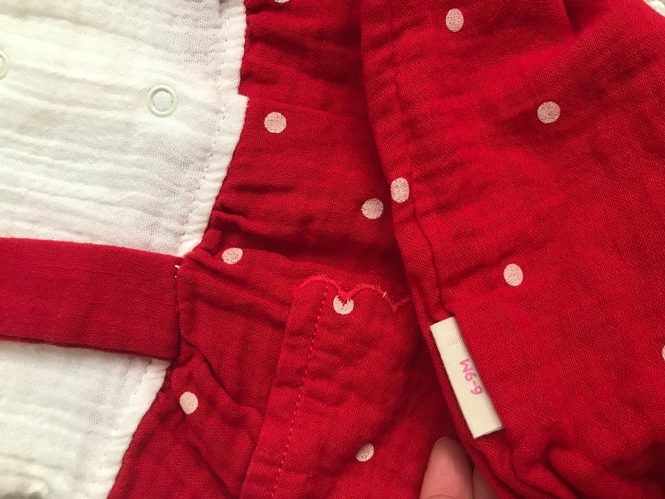 Nakışlı Düğmeli Kırmızı Bebek Kız Tulumu - Görsel 3