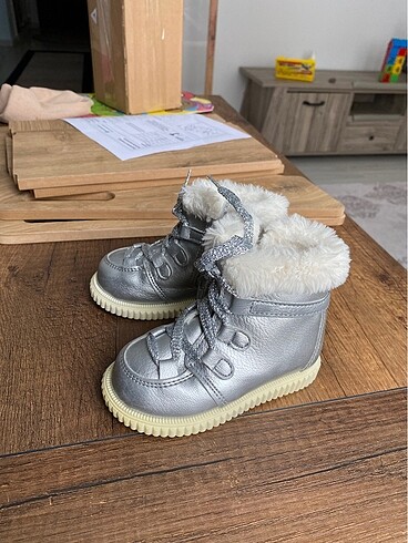LC Waikiki Kız çocuk bot