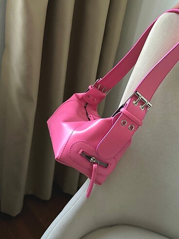 Pembe baget çanta