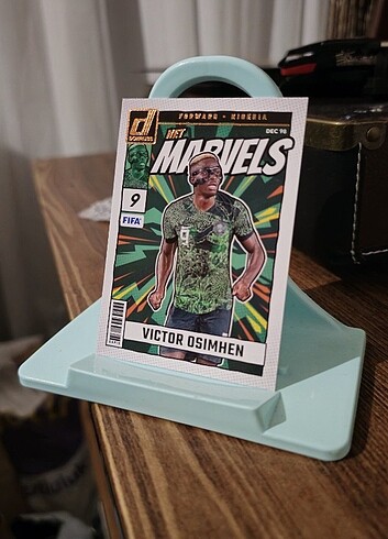 VICTOR OSIMHEN Panini Donruss Marvels