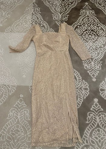 Bej ges Kollu Dantel İşlemeli Abiye Elbise