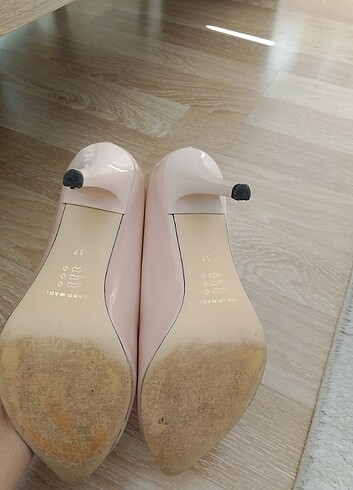 37 Beden Pudra renk rugan stiletto