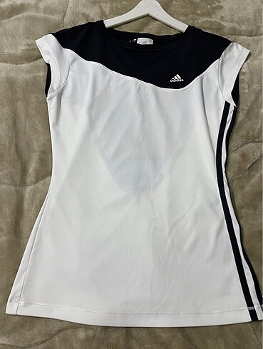 Adidas bayan tişört