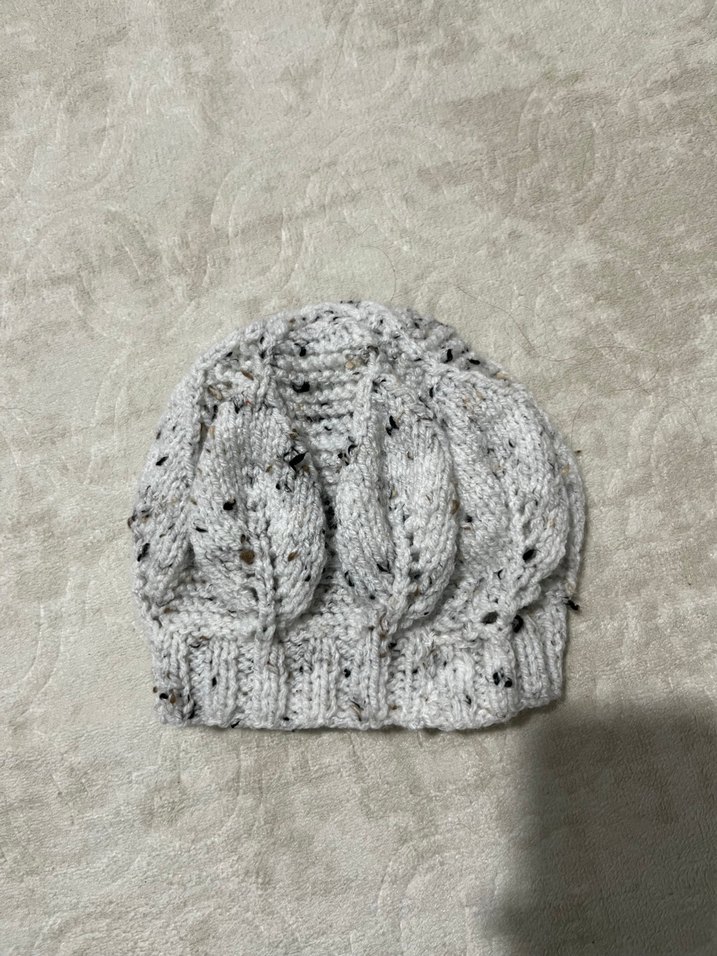 Gri Örgü Kız Bebek Takımı 


Bere 
Patik 
Yelek - Görsel 2