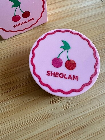 Beden çeşitli Renk Sheglam Very Cherry allık ve ruj